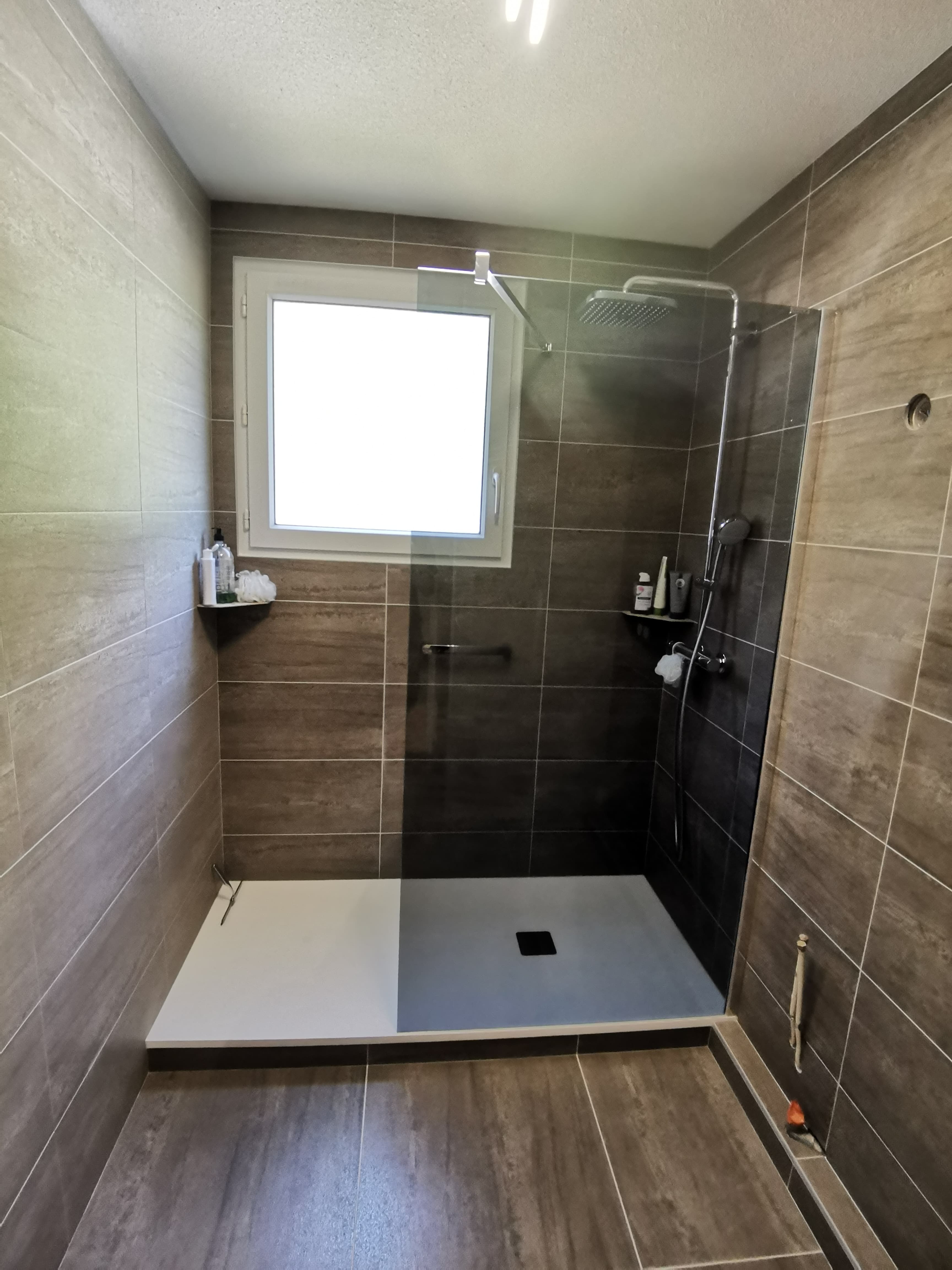 Douche italienne carrelage bois