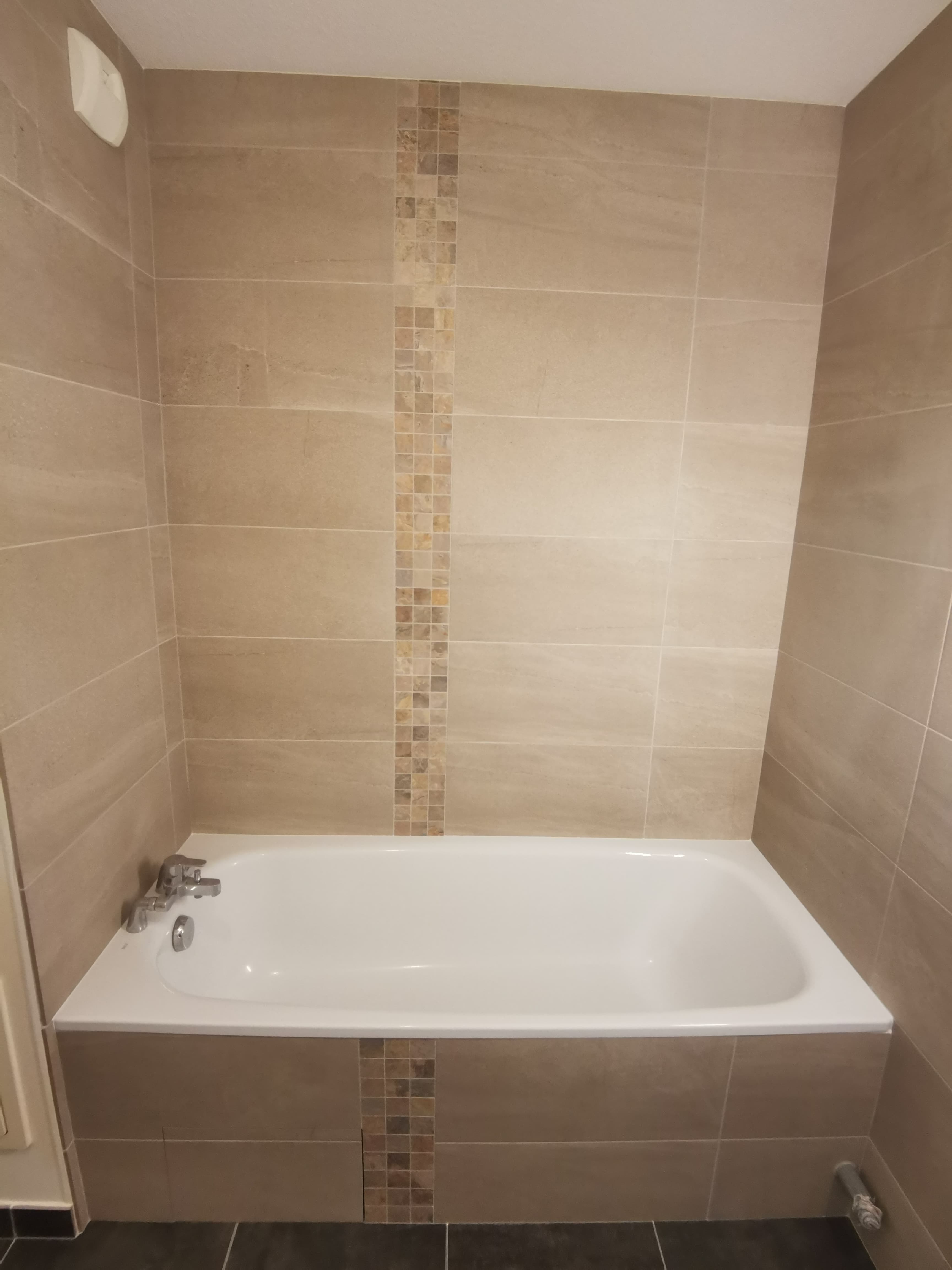 Baignoire faïence et mosaïque